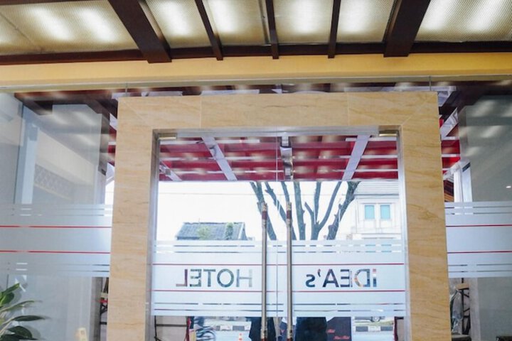 Hotel 2 of 43