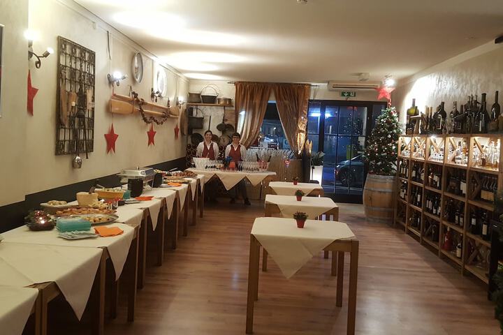Dining 45 of 71