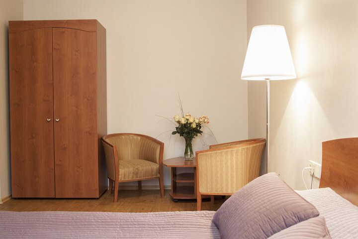 Room 7 of 62