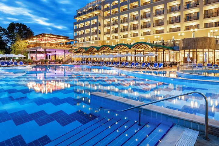 Pool Hotel
