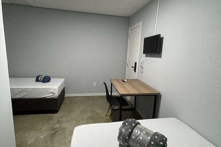 Room 3 of 80
