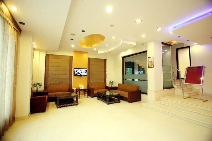 Guest Lobby