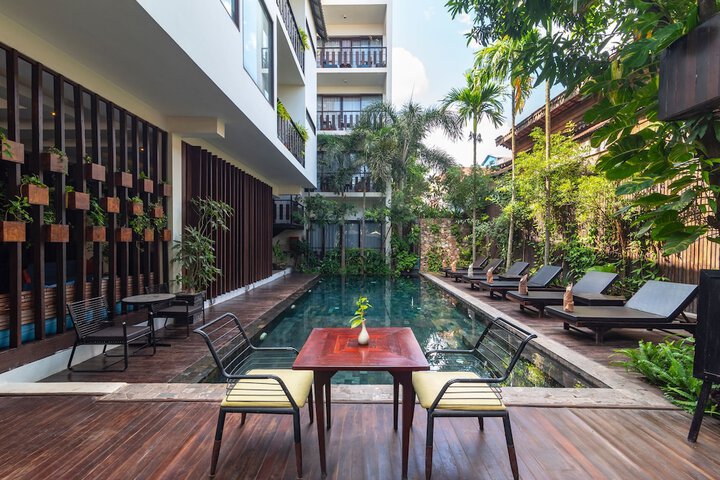 Pool 51 of 63