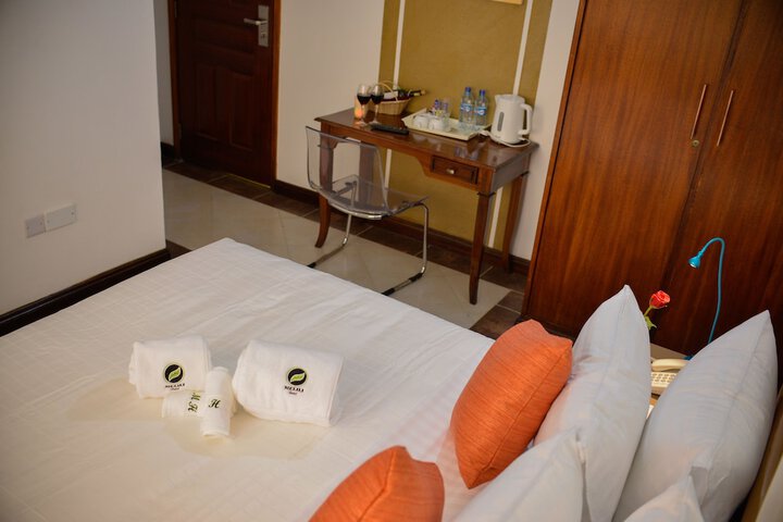 Room 4 of 40