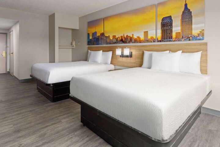 1 King Bed Suite (25 of 33)