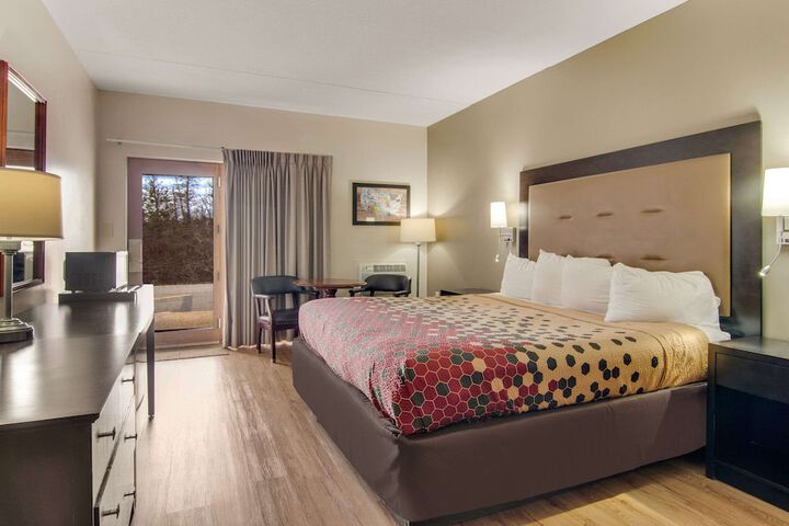 Room 8 of 38