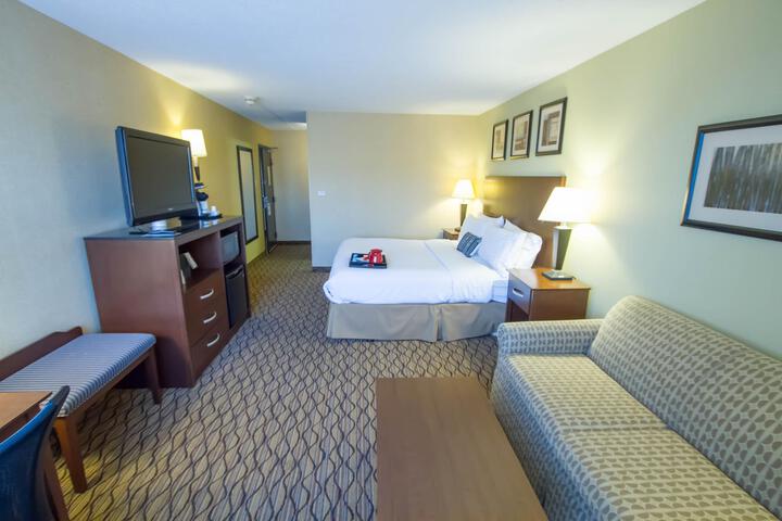 Standard Room, King or Two Doubles