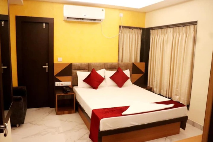 Goroomgo Royal View Digha