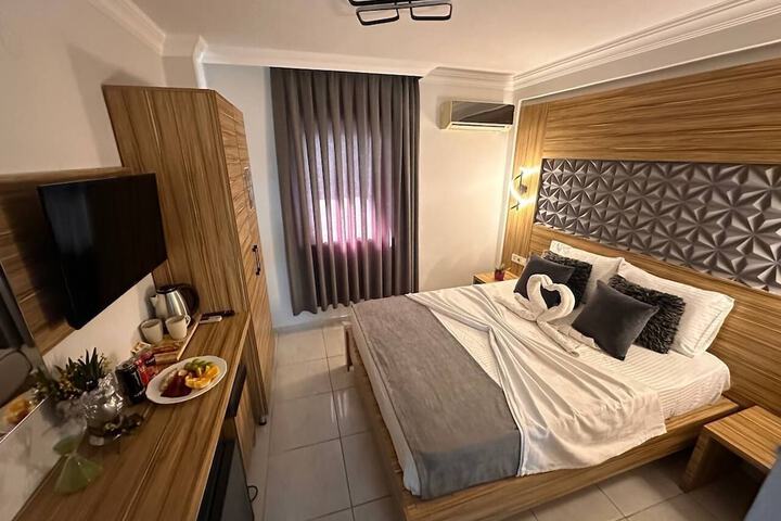 Room 30 of 68