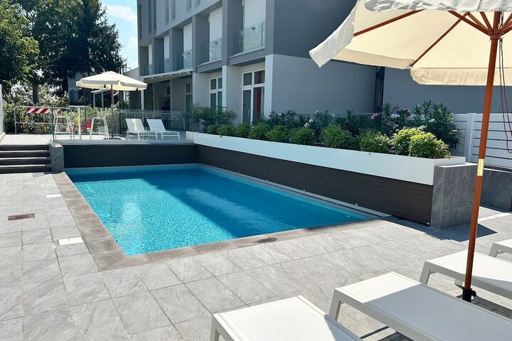 Pool 23 of 35
