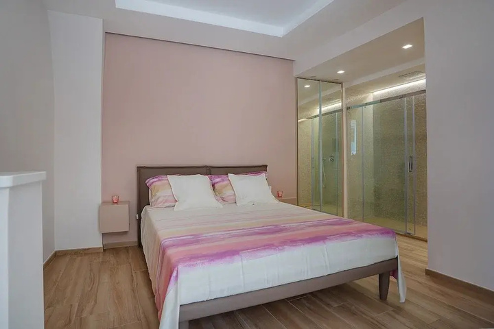 Room 4 of 21