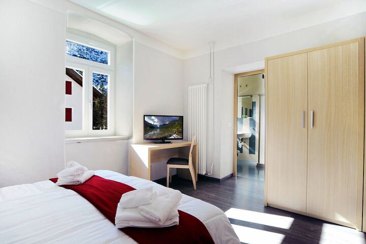 Room 8 of 47