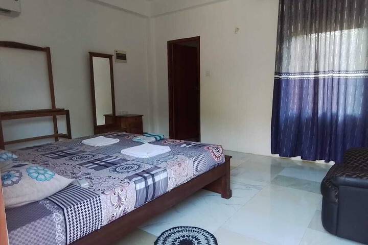 Room 5 of 43