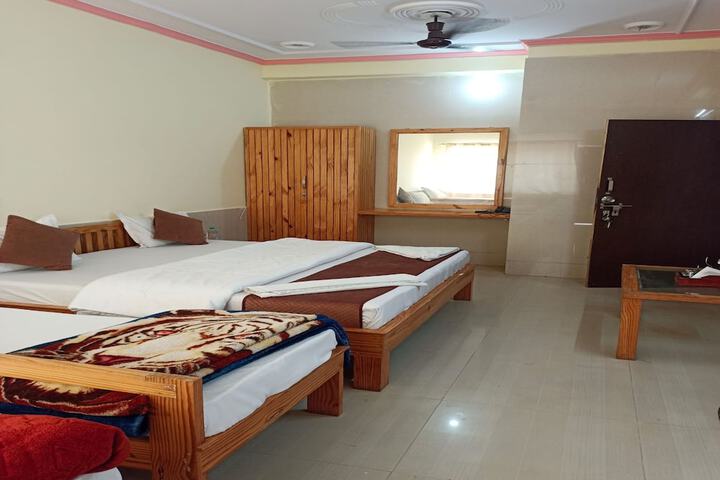 Room 7 of 25