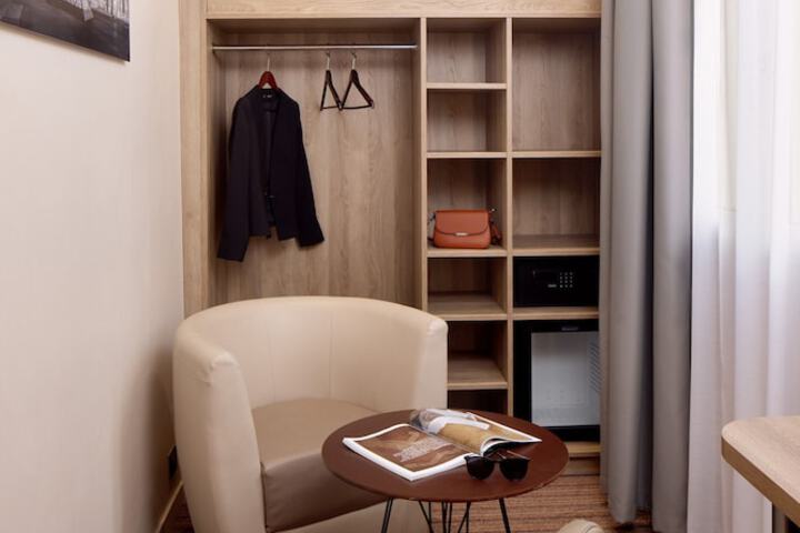 Room 25 of 51
