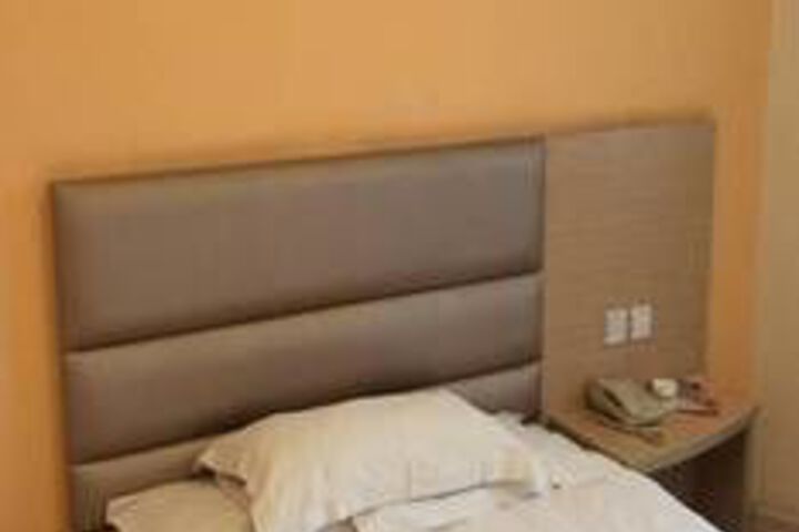 Room 49 of 67