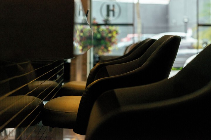 Lounge 34 of 46