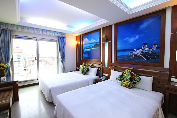 Room 19 of 33