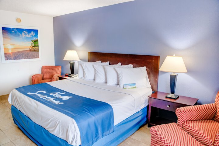 1 King Bed (7 of 16)