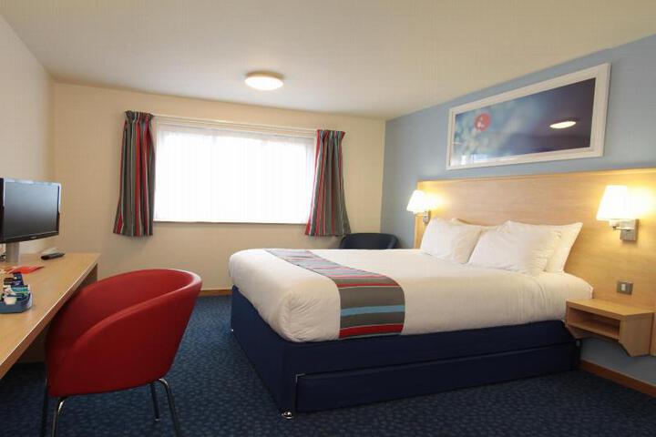 Room 8 of 9