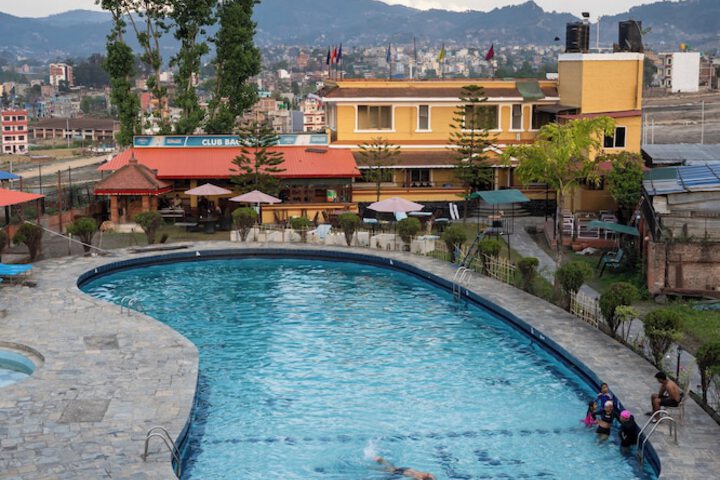 Pool 24 of 60