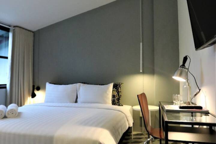Room 9 of 39