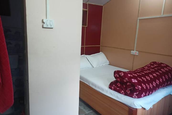Room 4 of 14