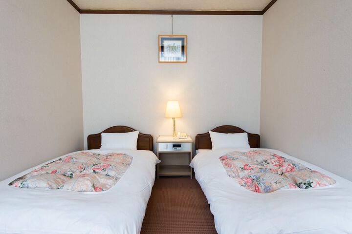 Room 7 of 34