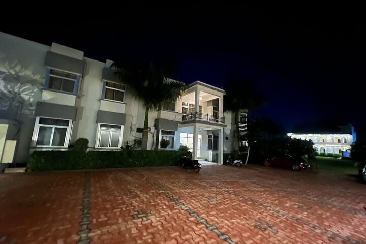 Hotel 53 of 54