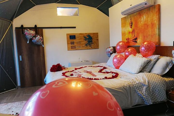 Room 2 of 33