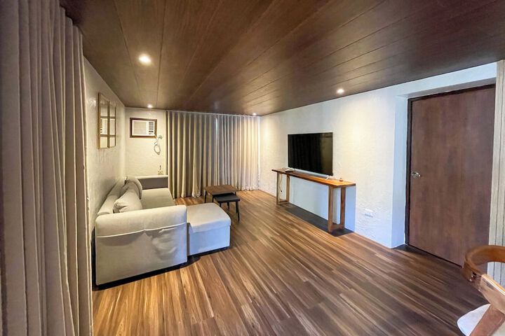 Room 11 of 35
