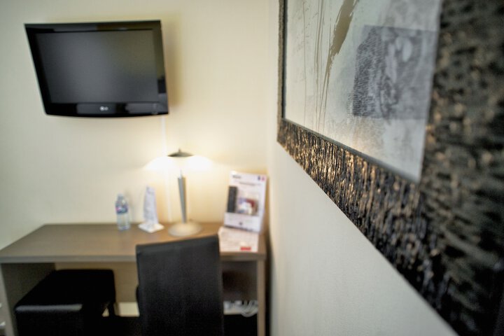 In-room business center