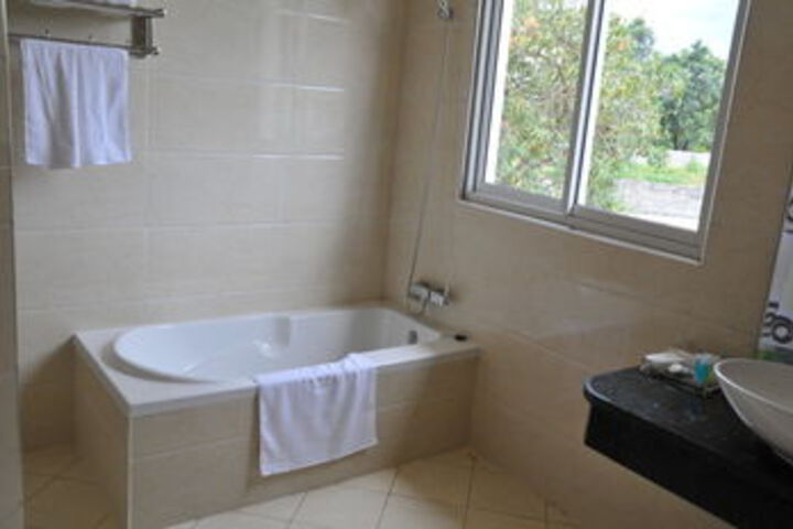 Room 2 of 31