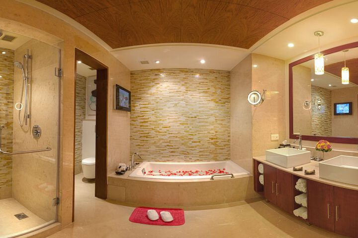 Room 9 of 43