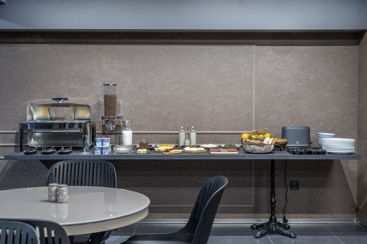 Breakfast/Coffee Service 55 of 69