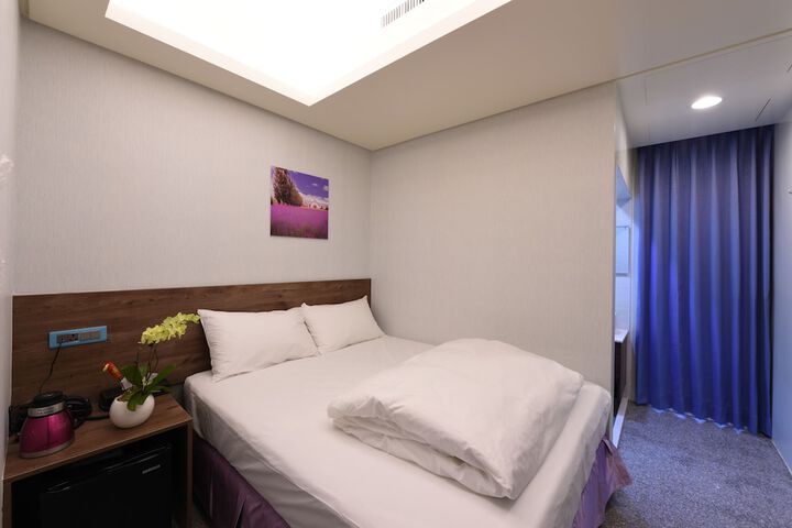 Room 4 of 30