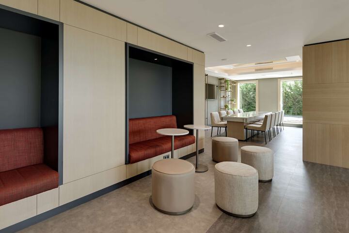 Entrance & Lobby
