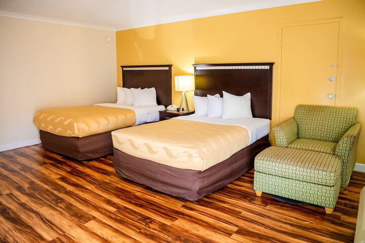 2 Double Beds (21 of 23)