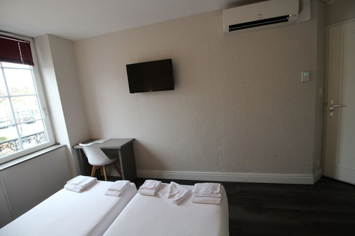 Room 6 of 69