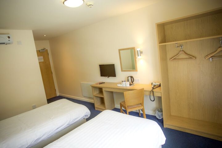 Room 11 of 29