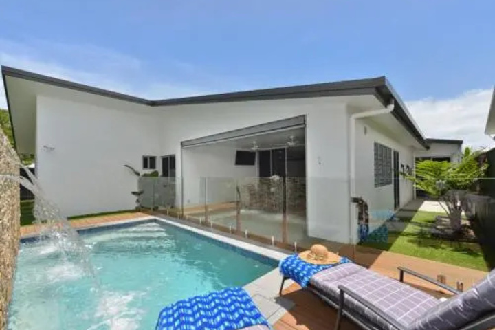 Pool 14 of 25