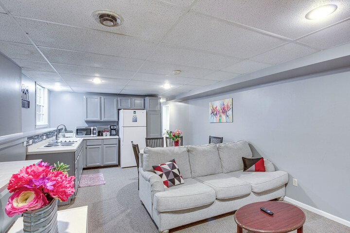 Shawnee Vacation Rental 11 Mi to Kansas City!