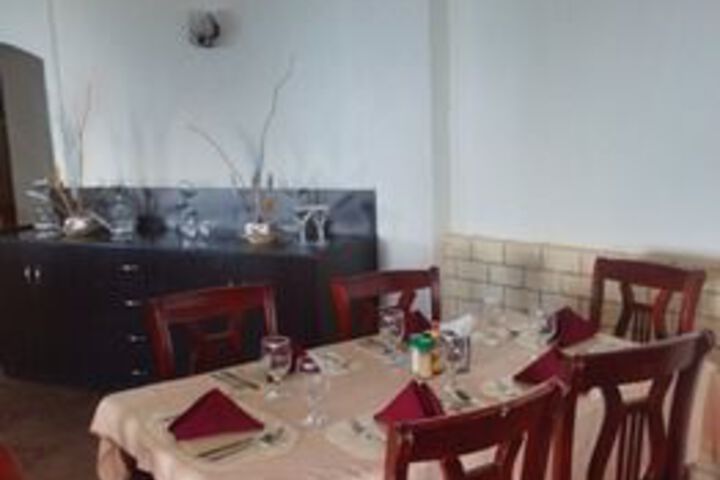 Dining 33 of 36