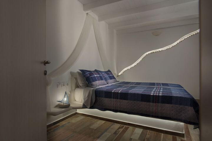 Room 21 of 104