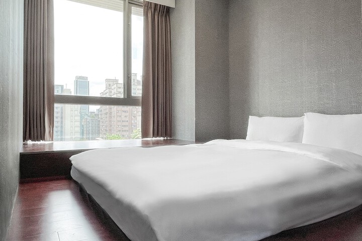 Room 26 of 38