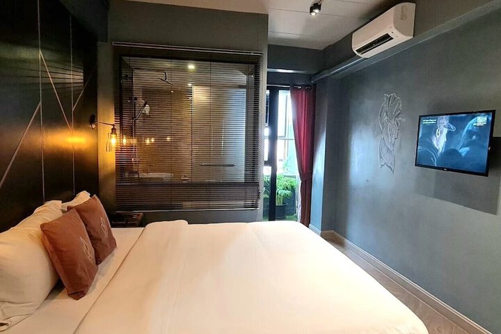 Room 15 of 48