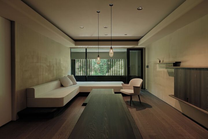 Room 10 of 47