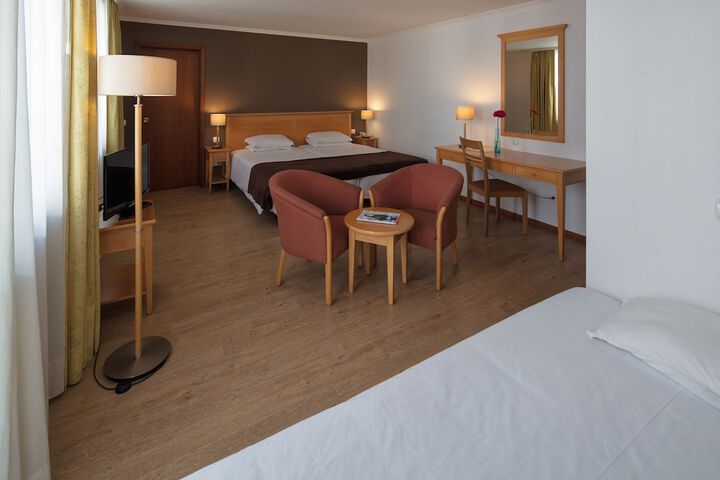 Room 9 of 24