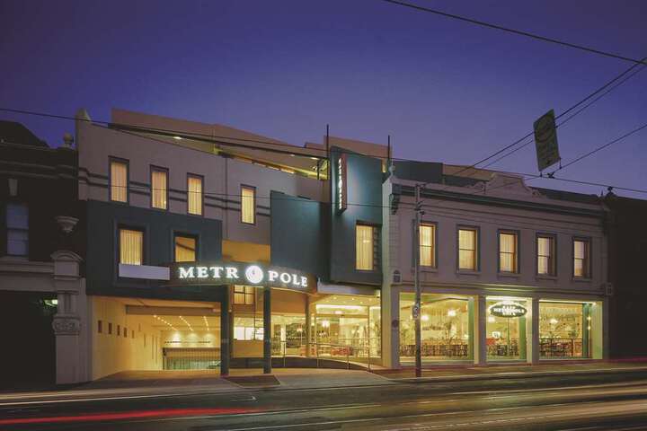 Metropole Hotel Apartments