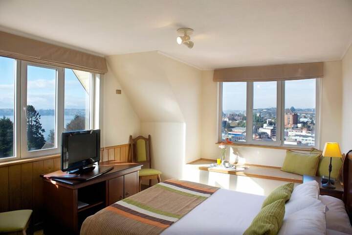 Room 12 of 38